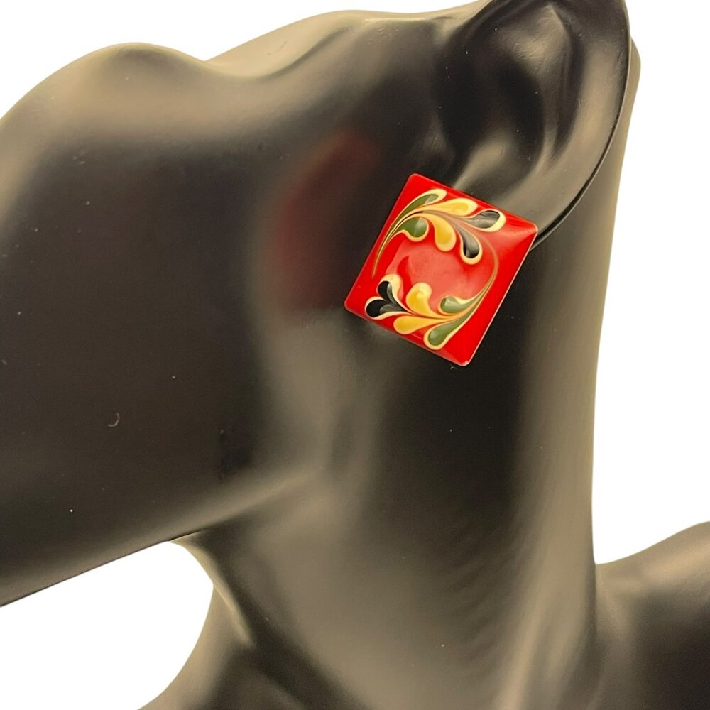 **Vintage Retro Red Enamel Square Earrings